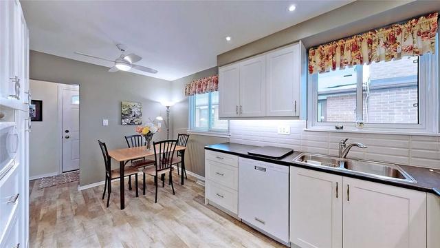 93 Manitoba St, House detached with 3 bedrooms, 2 bathrooms and 5 parking in Whitchurch Stouffville ON | Image 19