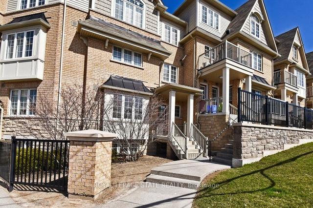 37 - 194 Kingston Rd W, Townhouse with 3 bedrooms, 2 bathrooms and 1 parking in Ajax ON | Image 1