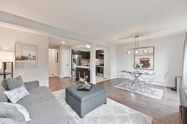 90 Carleton Pl, Townhouse with 3 bedrooms, 3 bathrooms and 2 parking in Brampton ON | Image 4