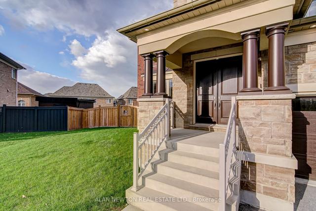 19 Bighorn Tr, House detached with 4 bedrooms, 4 bathrooms and 7 parking in King ON | Image 2