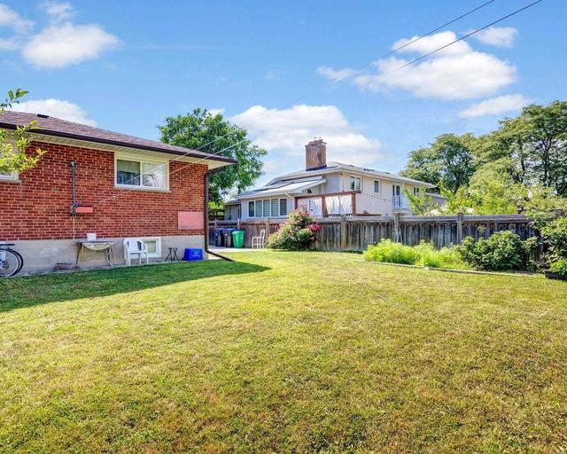 3369 Cawthra Rd, House detached with 3 bedrooms, 3 bathrooms and 9 parking in Mississauga ON | Image 7