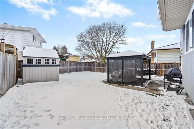 49 Royal Oak Dr, House detached with 3 bedrooms, 3 bathrooms and 6 parking in St. Catharines ON | Image 32