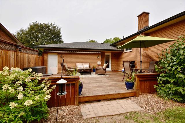17 Algonquin Tr, House detached with 2 bedrooms, 2 bathrooms and 6 parking in Barrie ON | Image 20