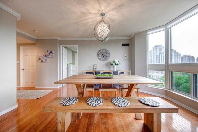 810 - 10 Kenneth Ave, Condo with 2 bedrooms, 2 bathrooms and 1 parking in Toronto ON | Image 32