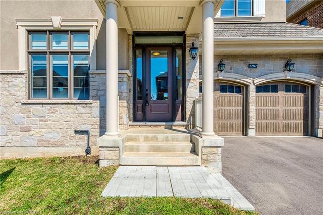 3282 Charles Biggar Drive Drive, House detached with 4 bedrooms, 3 bathrooms and 4 parking in Oakville ON | Image 4