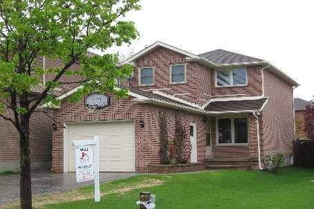 10 Laidlaw Dr, House detached with 3 bedrooms, 2 bathrooms and 2 parking in Barrie ON | Image 1
