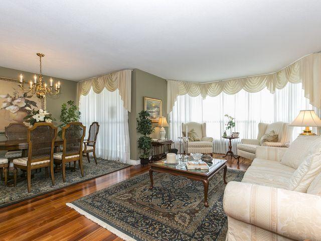 1004 - 1333 Bloor St, Condo with 3 bedrooms, 2 bathrooms and 1 parking in Mississauga ON | Image 4