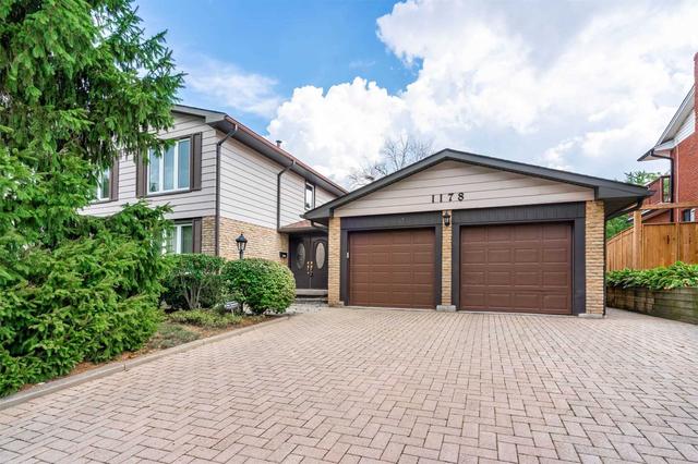 1178 Tyandaga Park Dr, House detached with 4 bedrooms, 3 bathrooms and 4 parking in Burlington ON | Card Image