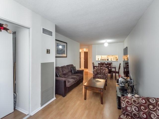 1102 - 717 Bay St, Condo with 2 bedrooms, 2 bathrooms and null parking in Toronto ON | Image 9