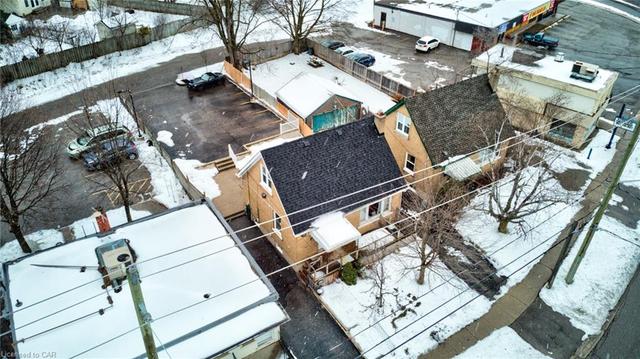 181 Highland Road E, House detached with 4 bedrooms, 1 bathrooms and 9 parking in Kitchener ON | Image 23