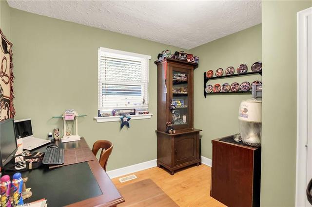6136 Sidney Street, House detached with 4 bedrooms, 2 bathrooms and 8 parking in Niagara Falls ON | Image 4