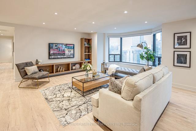 2008 - 175 Cumberland St, Condo with 2 bedrooms, 2 bathrooms and 0 parking in Toronto ON | Image 6