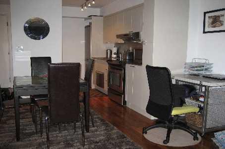 820 - 111 Elizabeth St, Condo with 1 bedrooms, 1 bathrooms and null parking in Toronto ON | Image 4