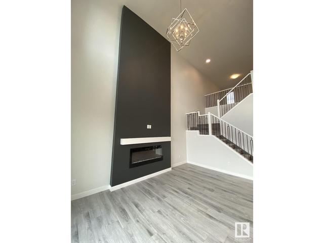 1162 Gyrfalcon Cr Nw, House detached with 7 bedrooms, 4 bathrooms and null parking in Edmonton AB | Image 8