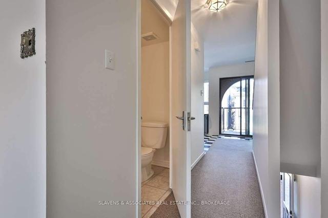 110a Dupont St, House detached with 2 bedrooms, 2 bathrooms and 1 parking in Toronto ON | Image 11