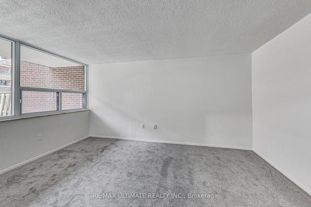 202 - 4064 Lawrence Ave E, Condo with 5 bedrooms, 3 bathrooms and 2 parking in Toronto ON | Image 3