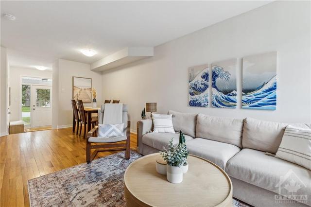 21 Milner Downs Crescent, Townhouse with 3 bedrooms, 3 bathrooms and 3 parking in Ottawa ON | Image 8
