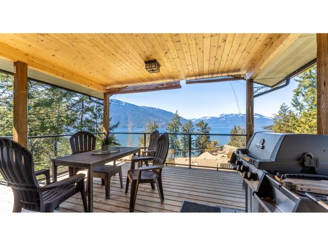 14533 Smith Road, House detached with 4 bedrooms, 3 bathrooms and null parking in Central Kootenay A BC | Image 50