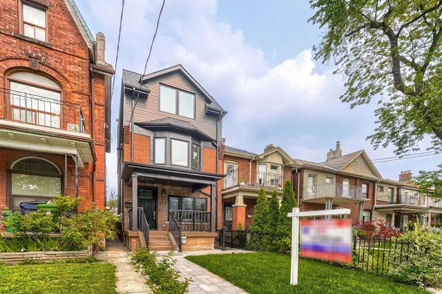 271 Delaware Ave, House detached with 4 bedrooms, 4 bathrooms and 2 parking in Toronto ON | Image 1