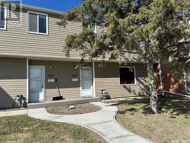 3922 Castle Road, House attached with 3 bedrooms, 1 bathrooms and null parking in Regina SK | Image 1