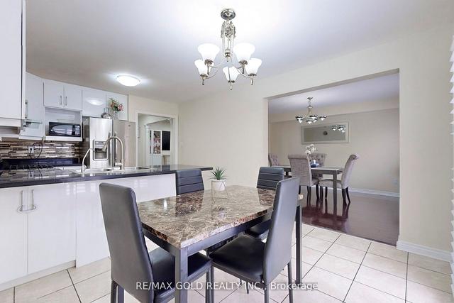 111 Sandmere Ave, House detached with 4 bedrooms, 5 bathrooms and 4 parking in Brampton ON | Image 3
