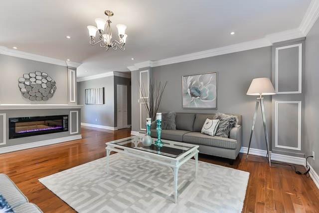 192 Overbrook Pl, House detached with 3 bedrooms, 3 bathrooms and 4 parking in Toronto ON | Image 5