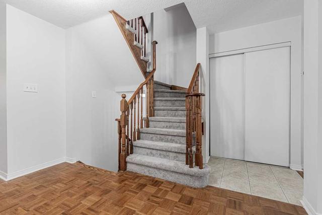2211 Weston Rd, House attached with 3 bedrooms, 2 bathrooms and 1 parking in Toronto ON | Image 20