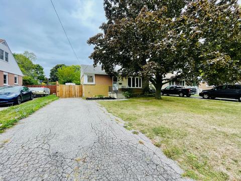 450 East 37th St, House detached with 4 bedrooms, 2 bathrooms and 3 parking in Hamilton ON | Card Image