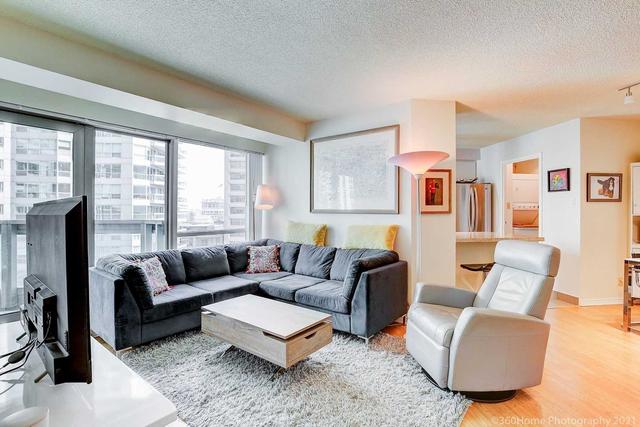1101 - 10 Queens Quay W, Condo with 1 bedrooms, 2 bathrooms and 1 parking in Toronto ON | Image 23