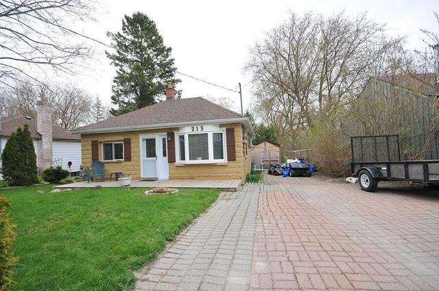 213 Main St N, House detached with 4 bedrooms, 1 bathrooms and 6 parking in Newmarket ON | Image 1