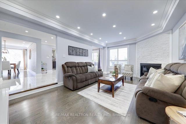 3354 Trelawny Circ, House detached with 5 bedrooms, 5 bathrooms and 6 parking in Mississauga ON | Image 5