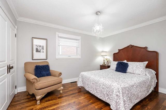 37 Atkins Circ, House detached with 5 bedrooms, 3 bathrooms and 6 parking in Brampton ON | Image 22