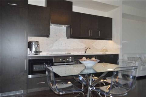 404 - 23 Glebe Rd, Condo with 2 bedrooms, 2 bathrooms and 1 parking in Toronto ON | Image 6