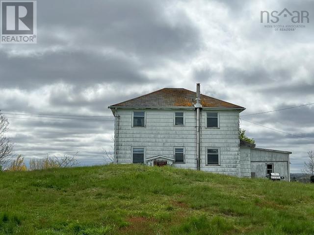 10327 Starrs Road, House other with 4 bedrooms, 2 bathrooms and null parking in Yarmouth NS | Image 1