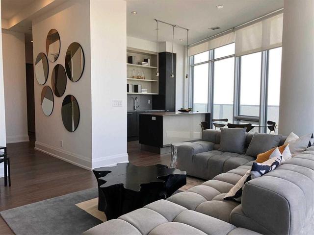 Sph201 - 88 Harbour St, Condo with 2 bedrooms, 3 bathrooms and 1 parking in Toronto ON | Image 6