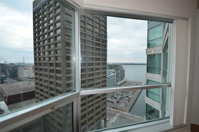 2108 - 10 Yonge St, Condo with 1 bedrooms, 1 bathrooms and 1 parking in Toronto ON | Image 7