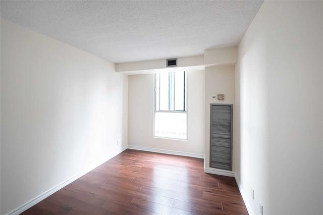 404 - 115 Hillcrest Ave, Condo with 2 bedrooms, 2 bathrooms and 1 parking in Mississauga ON | Image 6