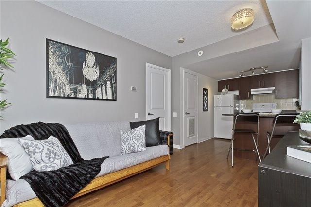 th96 - 9 Windermere Ave, Townhouse with 1 bedrooms, 1 bathrooms and 1 parking in Toronto ON | Image 2
