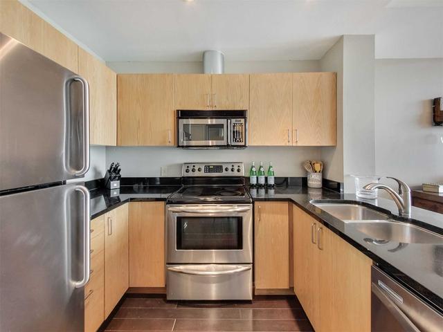 922 - 388 Richmond St W, Condo with 2 bedrooms, 2 bathrooms and 0 parking in Toronto ON | Image 22