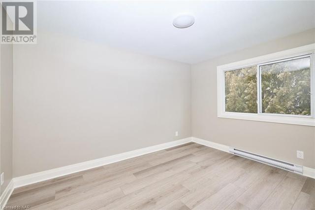 3 - 15 John Street, Condo with 2 bedrooms, 1 bathrooms and 1 parking in St. Catharines ON | Image 11