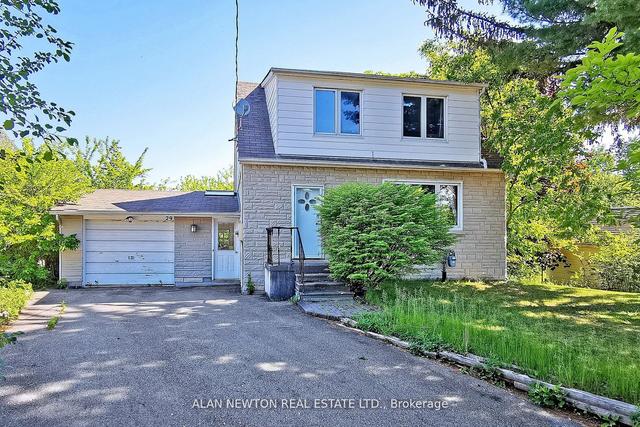 29 Boyle Dr, House detached with 3 bedrooms, 2 bathrooms and 5 parking in Richmond Hill ON | Image 2