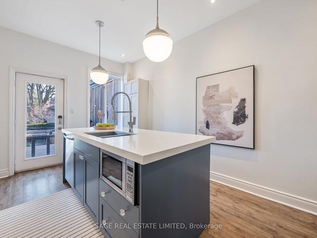 165 Delaware Ave, House semidetached with 4 bedrooms, 4 bathrooms and 0 parking in Toronto ON | Image 3