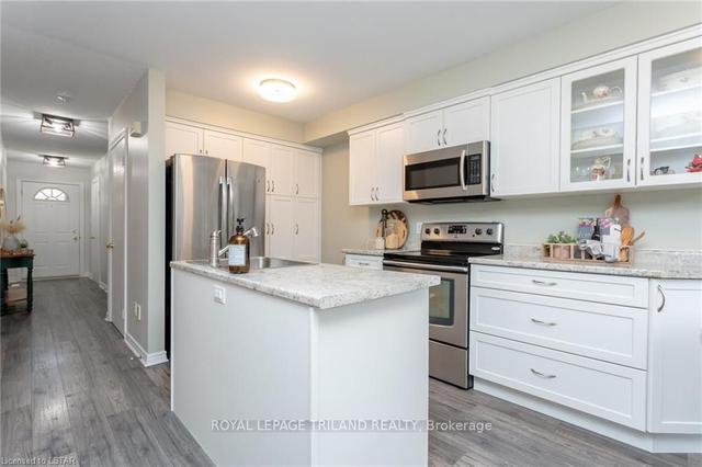10 - 10 Rossmore Crt, Townhouse with 2 bedrooms, 4 bathrooms and 2 parking in London ON | Image 39