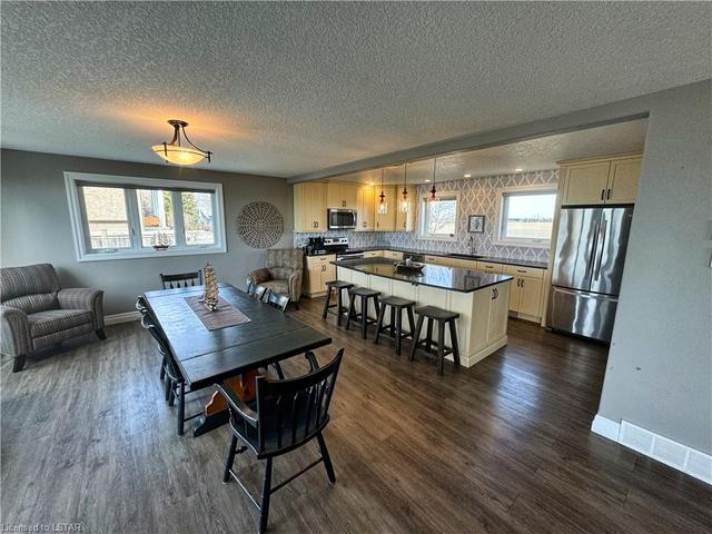 18574 Erie Shore Drive, House detached with 3 bedrooms, 2 bathrooms and 4 parking in Chatham Kent ON | Image 13