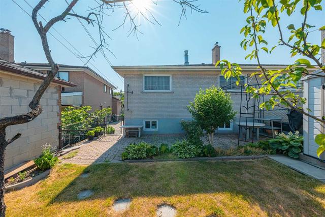 20 Newlin Cres, House semidetached with 3 bedrooms, 2 bathrooms and 2 parking in Toronto ON | Image 30