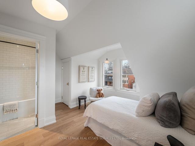 115 Sherwood Ave, House semidetached with 4 bedrooms, 5 bathrooms and 2 parking in Toronto ON | Image 24