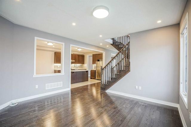 165 Harbord St, House attached with 4 bedrooms, 3 bathrooms and 3 parking in Markham ON | Image 5