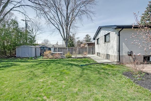 376 Duncombe Dr, House detached with 3 bedrooms, 2 bathrooms and 5 parking in Burlington ON | Image 29