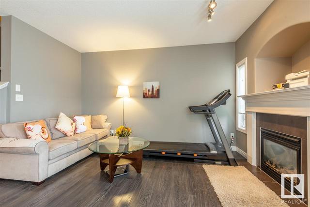 11405 13 Av Sw, House semidetached with 3 bedrooms, 2 bathrooms and null parking in Edmonton AB | Image 1