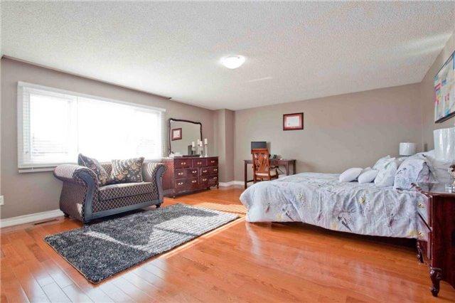 36 Halder Cres, House attached with 4 bedrooms, 4 bathrooms and 4 parking in Markham ON | Image 11